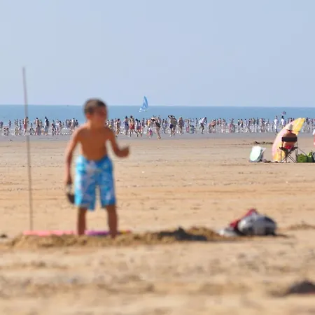 A Deux Pas De La A - Fr-1-323-415 *