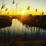 A Deux Pas De La A - Fr-1-323-415 *